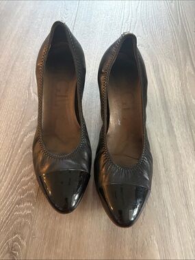 AGL Black Leather Patent Toe
Cap Pumps in 39
